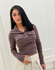 Maglia collo alto marrone