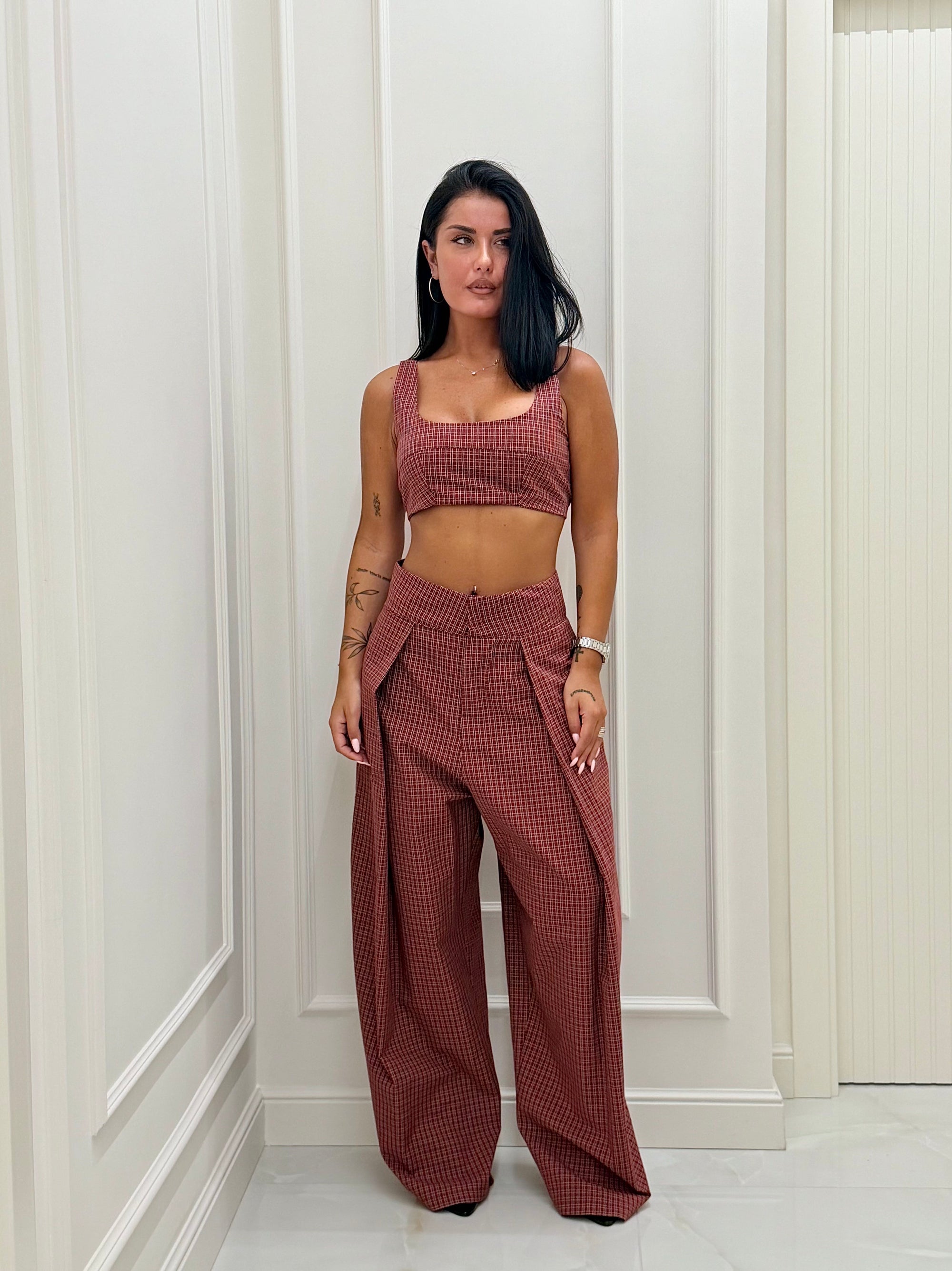 Coordinato Alicia  just west